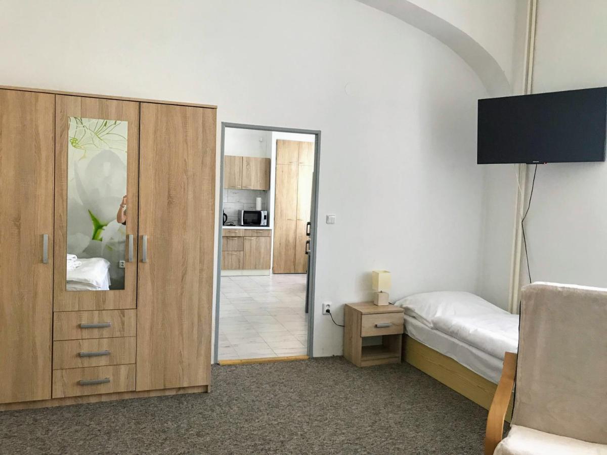 Apartamento Apartman Na Namesti Opočno Exterior foto